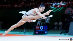 raffaeli sofia ita sfe01034a copia simone ferraro ph